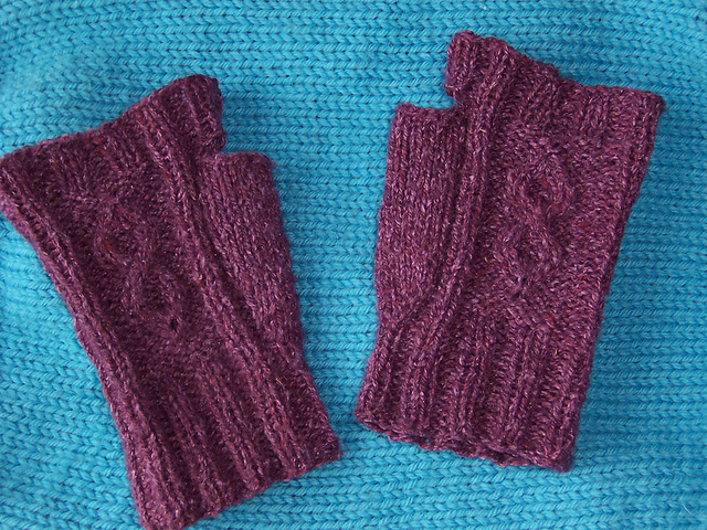 Tyra Wristwarmers