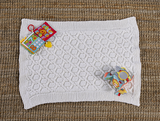 Ravelry: Apus pattern by Julie Turjoman