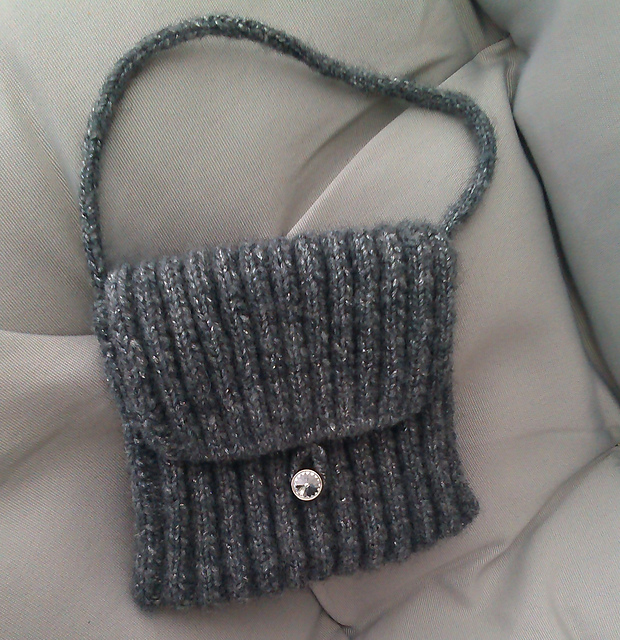 Square clutch