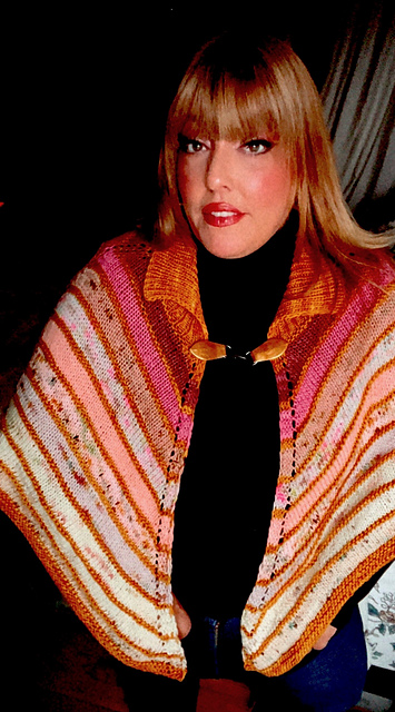 Vanrey Voulez Vous Capelet (Advent Wrap)