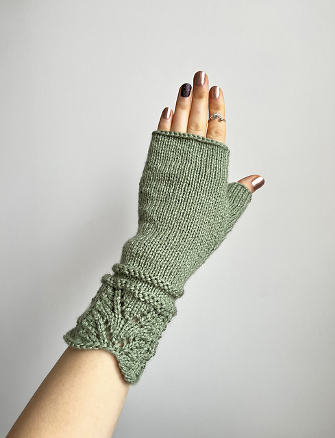 Lacy Cuff Fingerless Mitts