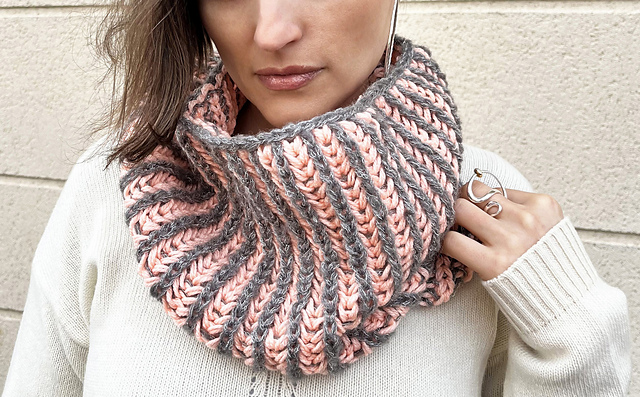 Bicolour Brioche Snood