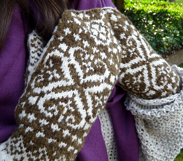 West at Heart Mittens