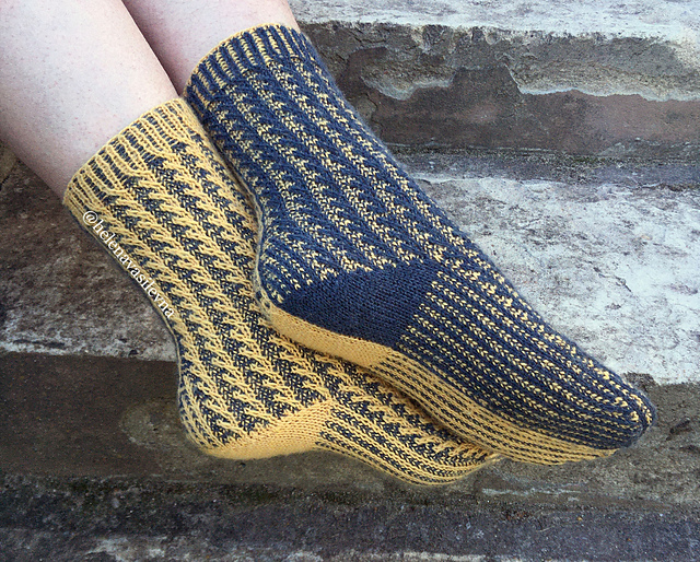 thumbnail image 2 of DALYNN Crystal Dance Socks With Gold Gloves - Michael Jackson Inspired Performance Set For Adults 2 of 12