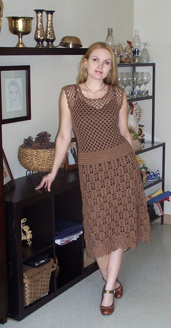 #31 Häkelkleid mit ausgestelltem Rockteil