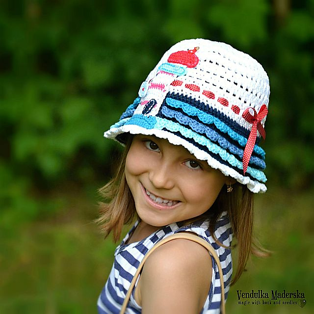 Lighthouse ruffles hat