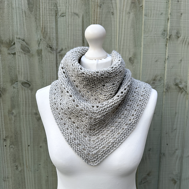Ravelry: Winter Mist pattern by Claire Slade