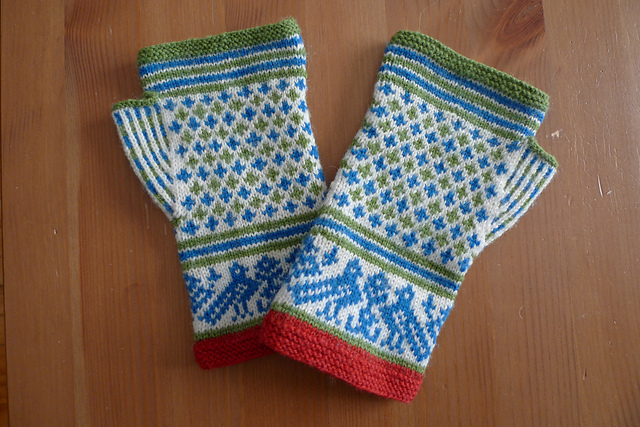 Birds and Blooms Mitts