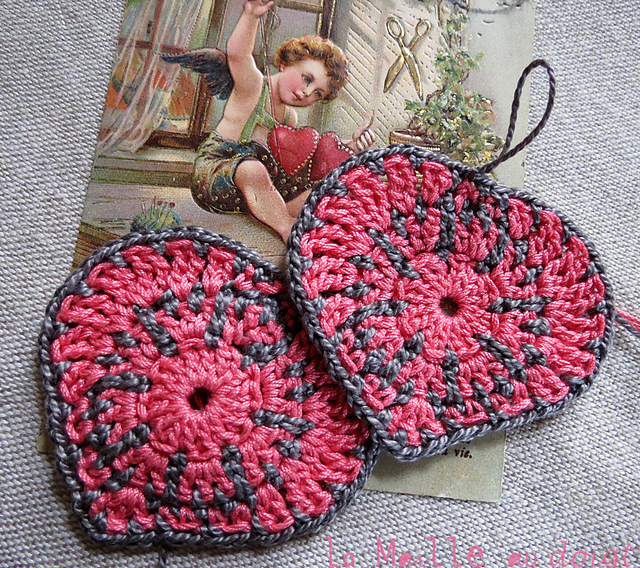 "Coeur à deux" Pincushion crocheted heart