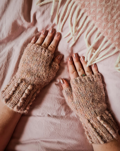 Luiza Fingerless Mitts