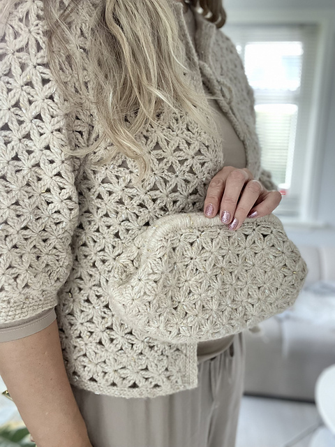 Star Blossom Clutch