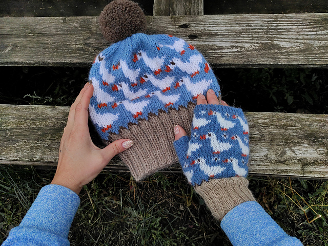 Bird Goose fingerless mitts