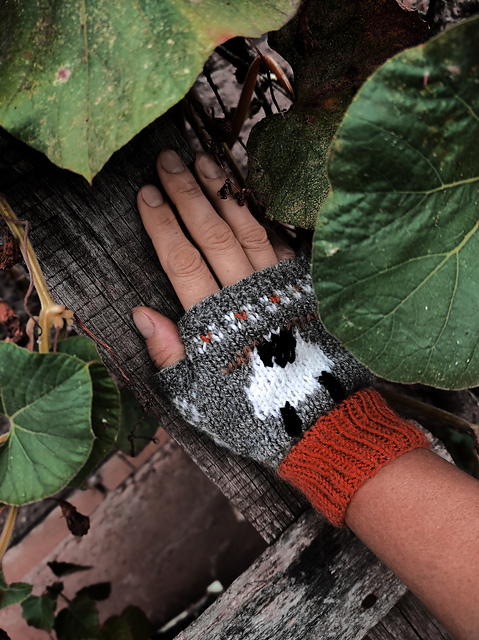 Sheep fingerless mitts