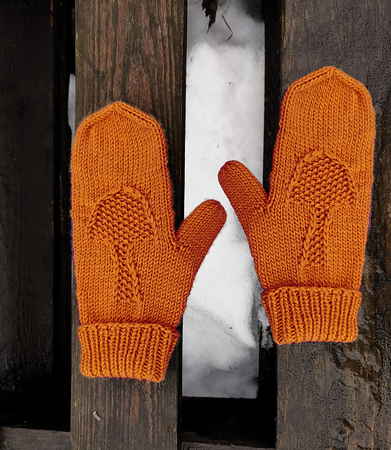 Cabled Shroom Mittens