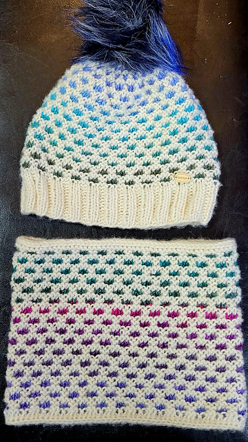 Dimples Hat and Cowl