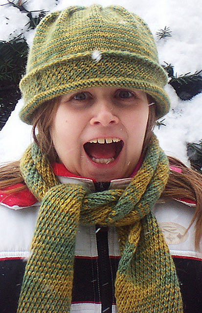 Diagonal Pattern Hat and Scarf