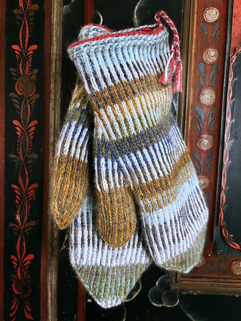 Bits & Pieces Mittens