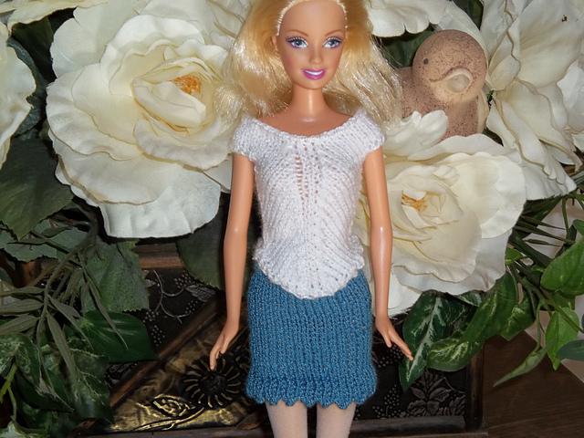 #0425 White Top & Grey Skirt