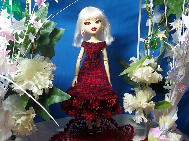 Bratz #014 Blue Dress with fur