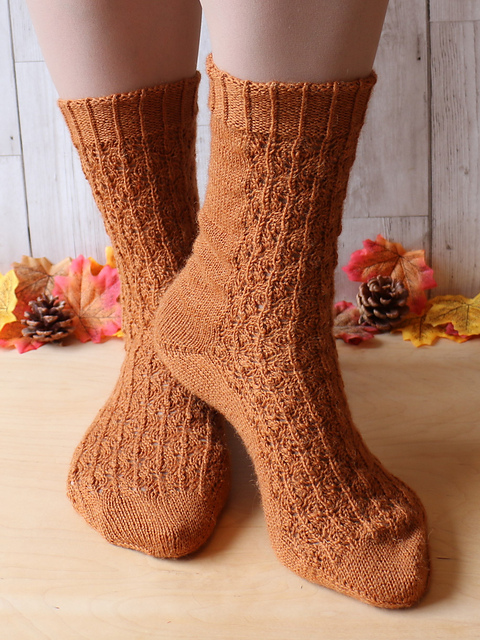 Little Pine Cone Socks