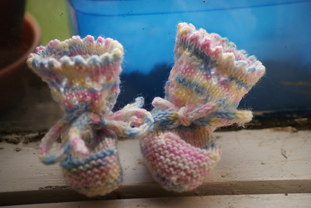 Baby’s Rosebud Layette: Bootees