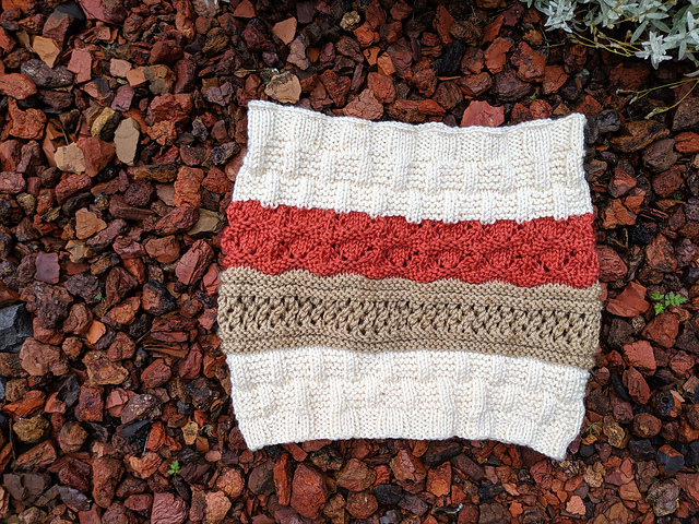 Cinnabarina Cowl