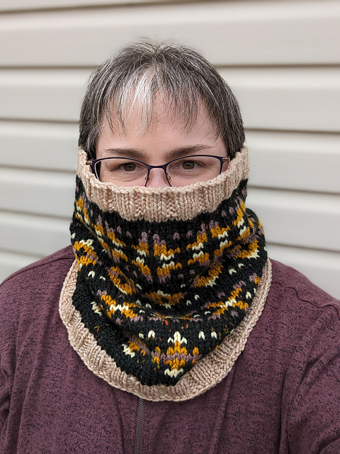 Fyrhe Cowl