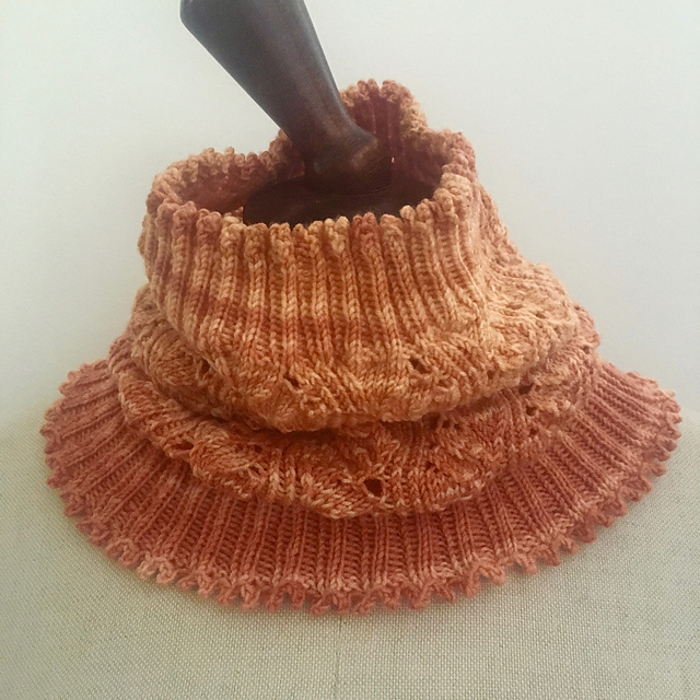 Silmu Cowl