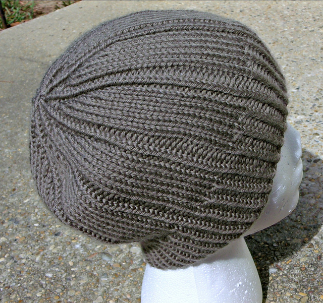 Ravelry: Ribbed Stripes Beanie pattern by Vada Hysong