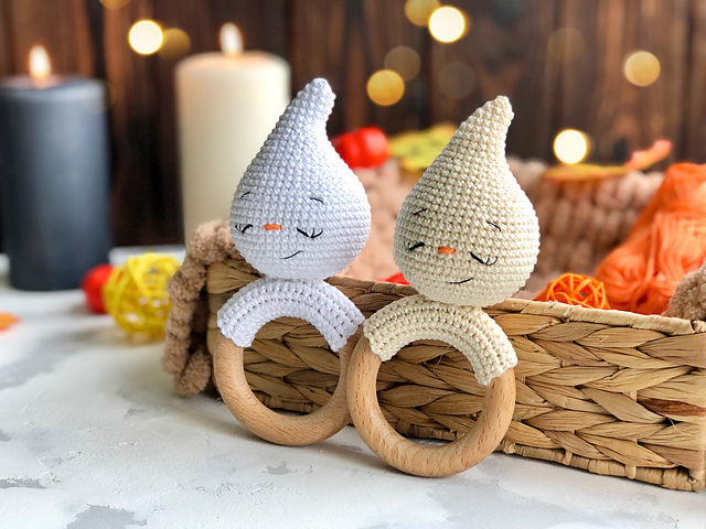 The Ghost Amigurumi Rattle / Napkin Holder