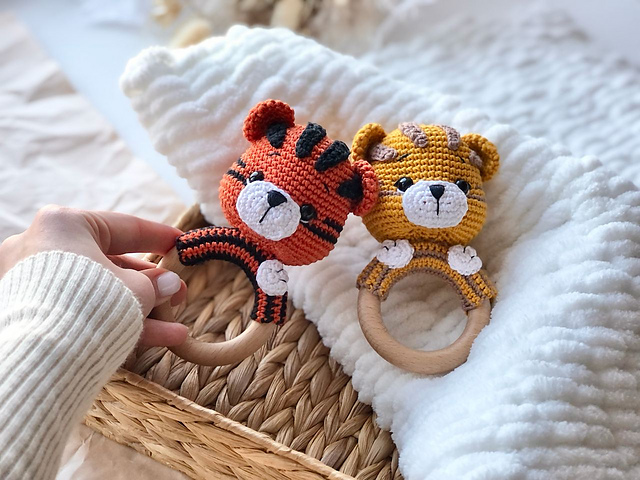 Tiger Rattle