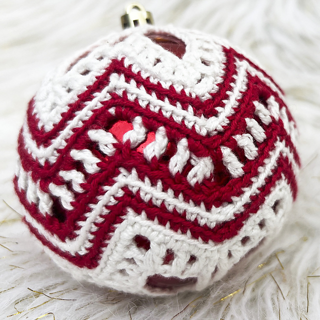 CHRISTMAS JEWELS Bauble 1