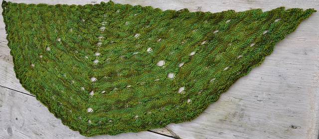 Ariadne semi-circular shawl/shawlette