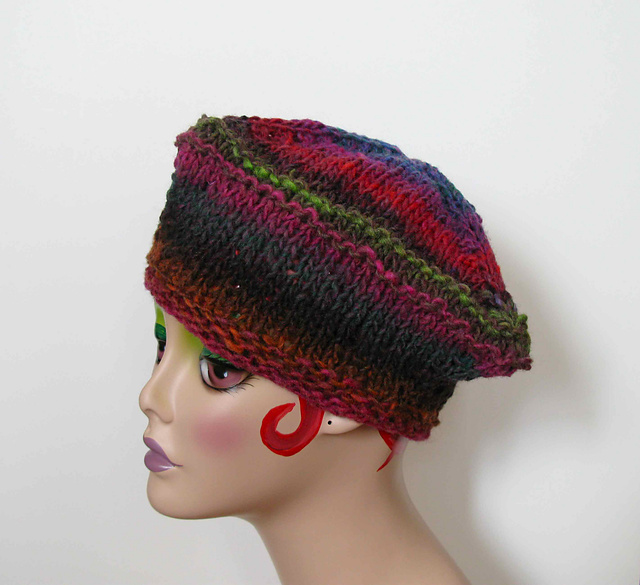 Ravelry: Three Cornered Hat WG08 SO09 pattern by Elizabeth Zimmermann