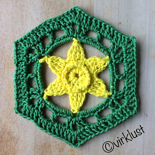Hexagon with daffodil