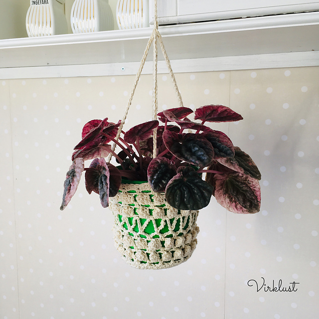 Poppy Plant Hanger