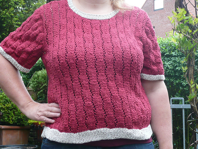 # 05 Lace pullover (top) with short sleeve