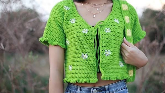 Ruffled Cropped Cardigan
