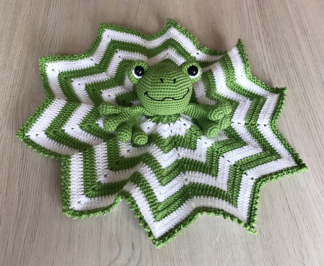 Frog Star Lovey