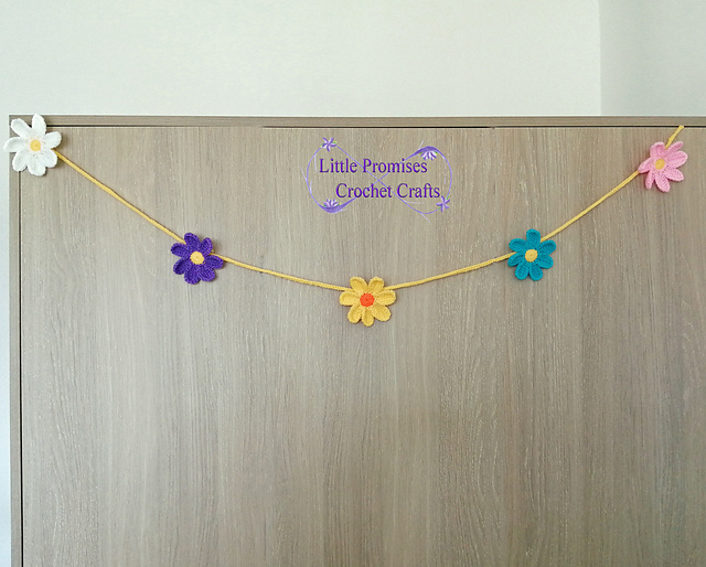 Ravelry Spring Flowers Garland pattern by Vivienne Caveney