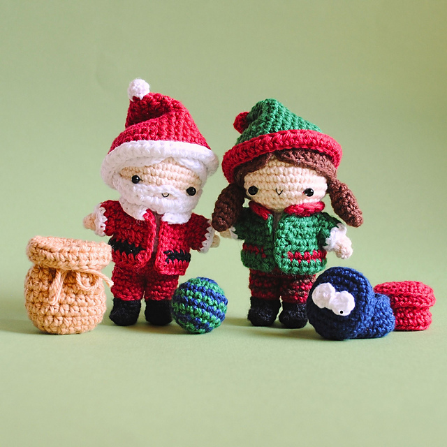 Christmas Dress up Dolls