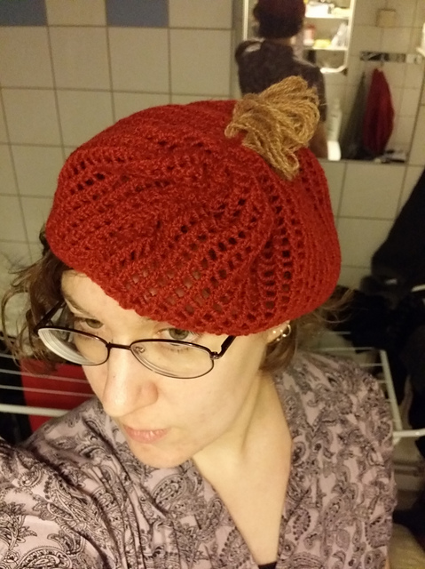 Sue - Jaunty Beret