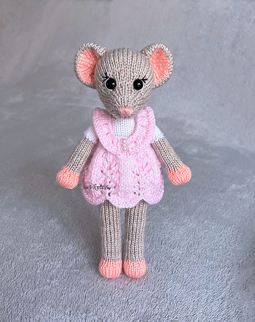 【M様ご確認】　ボーダーファインアーツ・◆希少BP24【Lady Mouse】 Ravelry: Miss M pattern by VknitB