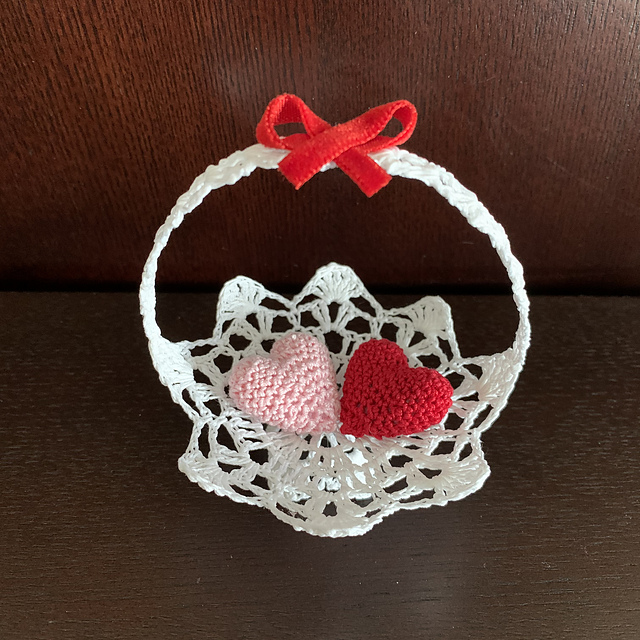 Small Basket with Hearts