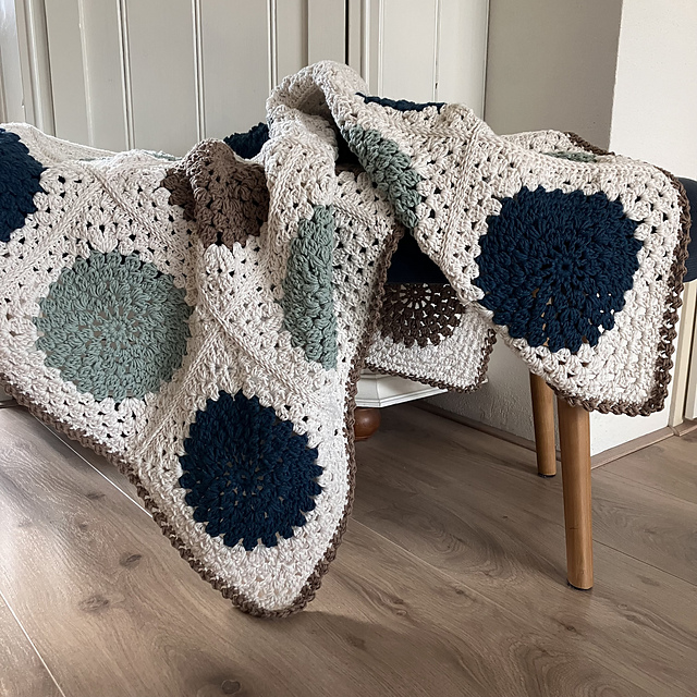 Crochet blanket MILOU