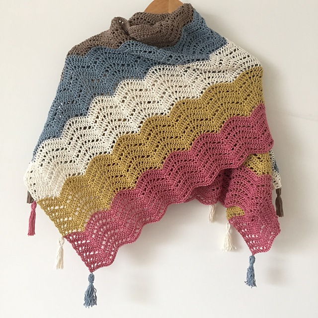 Crochet shawl BLOSSOM