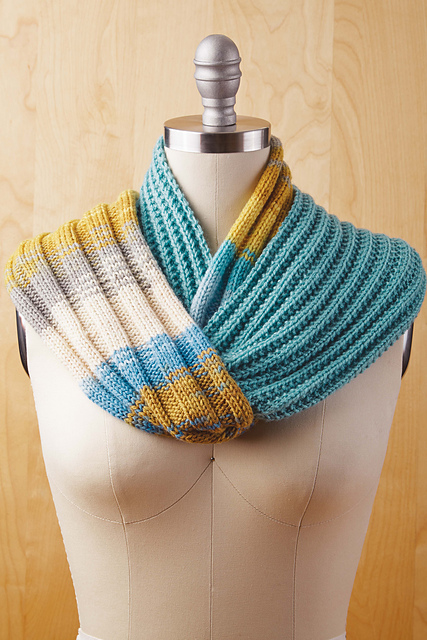 #10 Ribbed Cowl