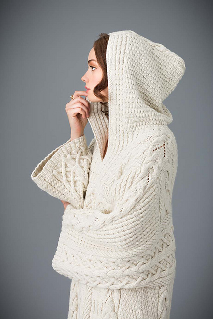 #08 Cabled Pullover