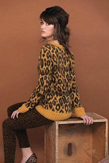 #08 Leopard-Print Pullover