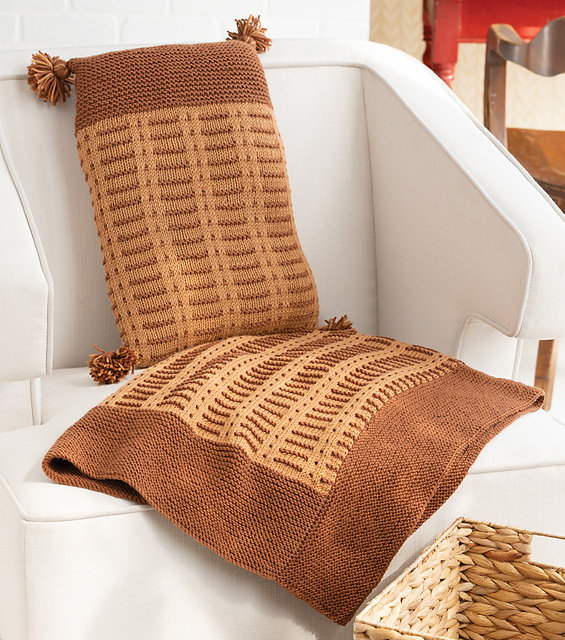 #33 Pillow & Lapghan